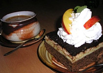 Řezy BeBe s čokoládovo-rumovou polevou