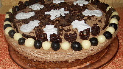 Čokoládový dort s fondánovými sněhuláky