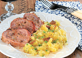 Kachní roláda s játrovo-kuřecí nádivkou