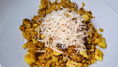 Rizoto z květáku s vepřovým masem a kari kořením