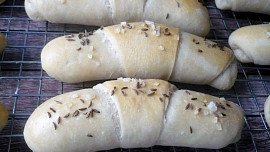 Sádlové rohlíky zadělávané v domácí pekárně