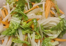 Salát z bílé ředkve (Hotovo...)