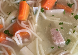 Slepice v nudlích (Slepičí ♥️)