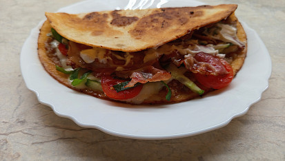 Tortilla s mletým masem z pánve