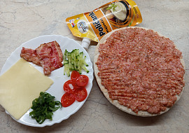 Tortilla s mletým masem z pánve