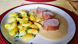 Vepřová panenka s dijonskou omáčkou a kuskusem