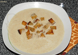 Žampiónový krém s krutóny