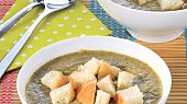 Brokolicová polévka s řapíkatým celerem
