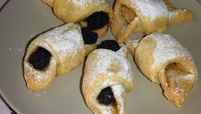 Jednoduché křehké rohlíčky, makové a jablkové