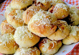 Sýrové kynuté bochánky zadělávané kefírem