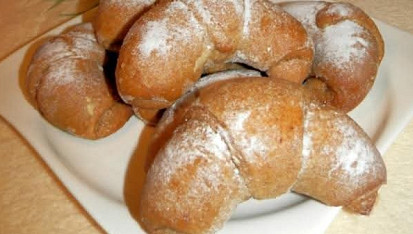 Plněné rohlíčky se zakysanou smetanou