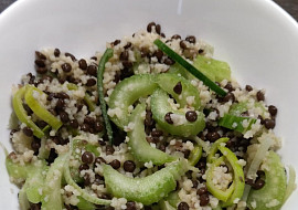 Salát z beluga čočky a kuskusu