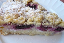 Z polovičního množství, pečeno v koláčové formě. Do tvarohové náplně přidáno vejce.