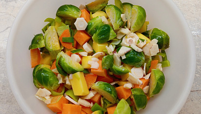 Zeleninová polévka s kmínem a strouháním