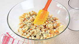 Znojemská omáčka s karlovarským knedlíkem