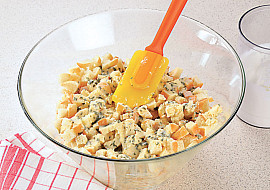 Znojemská omáčka s karlovarským knedlíkem