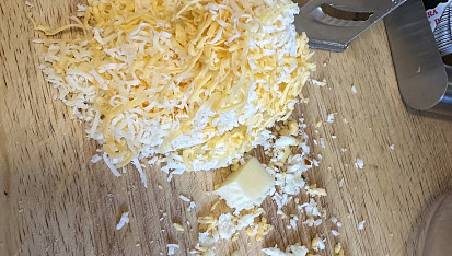 Celerová polévka s nivou, Dnes místo Nivy směs sýrů ♥️