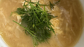 Celerová polévka s nivou