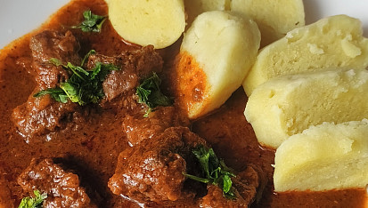 Klasický hospodský guláš (vídeňský)