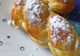 Nejlepší pudinkáče (U já je včera zkusila. Těsto ok,ale podle mého názoru špatně uvedené množství mléka. Na dva pudinky ano,ale na tři je to moc málo,pudink hodně hustý a krém takto je jako lepidlo.)