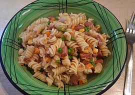 Těstoviny se zeleninou (Pridala jsem parek, chilli a pepr ☺️😁👌)