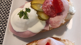 Vajíčkové chlebíčky s majonézovým přelivem, "trochu retro"