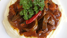 Vepřová játra na červeném víně