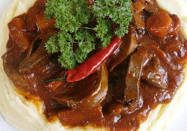 Vepřová játra na červeném víně