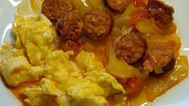 Lečo se smaženými vejci