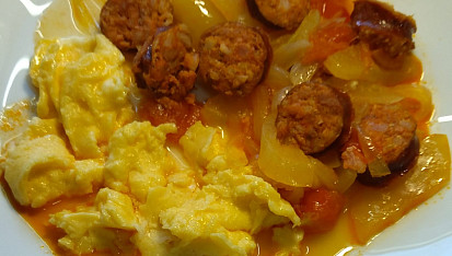 Lečo se smaženými vejci