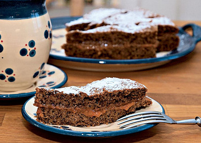 Ořechovo-jablečný koláč na plech