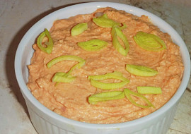 Pomazánka z vařené mrkve s česnekem