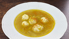 Pórková s krupicovými noky