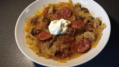 Bigus, pridávame si kyslú smotanu