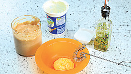 Celerový salát s uzeným lososem