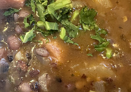 Frankfurtská polévka s fazolemi (Frankfurtská z tmavých fazolí ♥️)