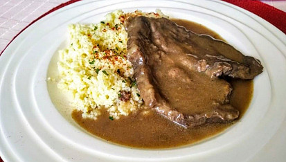 Hovězí roštěná na špeku a česneku