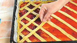 Linecký mřížkový koláč na plech