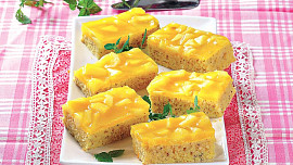 Ořechové řezy s jablečnou polevou