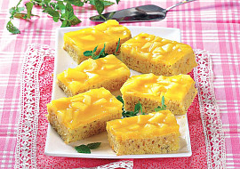 Ořechové řezy s jablečnou polevou