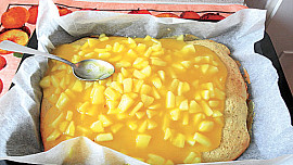 Ořechové řezy s jablečnou polevou