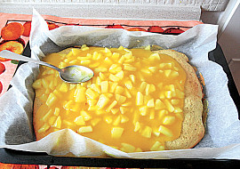 Ořechové řezy s jablečnou polevou