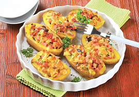 Zapečené plněné brambory s uzeným masem