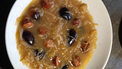 Zelňačka s fazolemi a klobásou