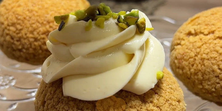 Křupavé krakelínky (Choux au craquelin)