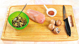 Kuřecí prsíčko s žampionovou nádivkou a bramborovou kaší