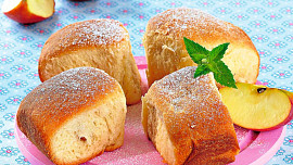 Kynuté buchty plněné jablky