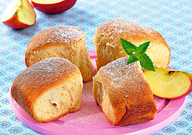 Kynuté buchty plněné jablky