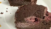 Malinové brownies s mascarpone