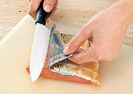 Nudle s lososem a koprem